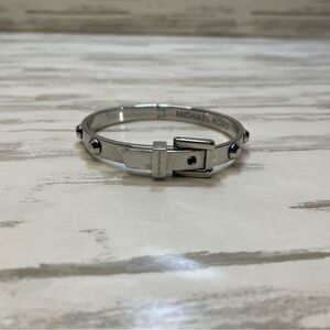 Michael Kors Astor Buckle Bangle in silver-tone steel